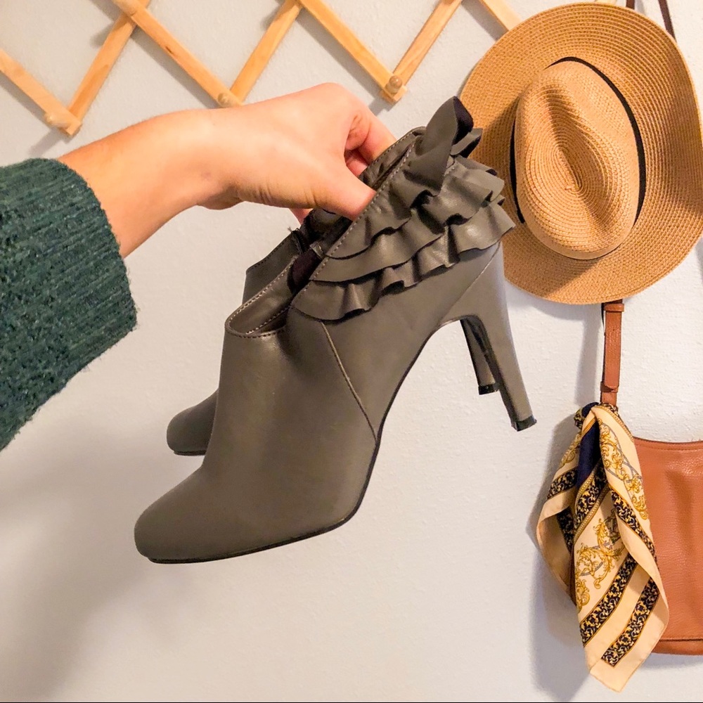 Report Heels